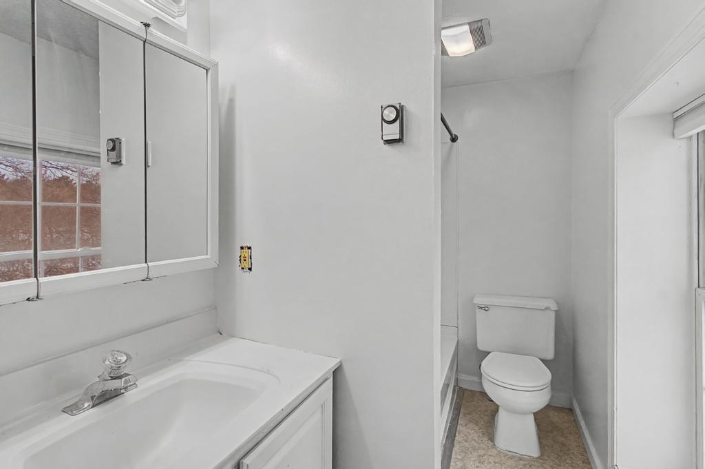 56 North Williston Road Williston, VT 05495 - Photo 10 of 42