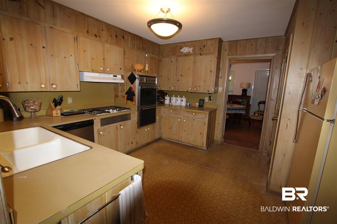 12110 Jessamine Street Magnolia Springs, AL 36555 - Photo 27 of 30 Kitchen
