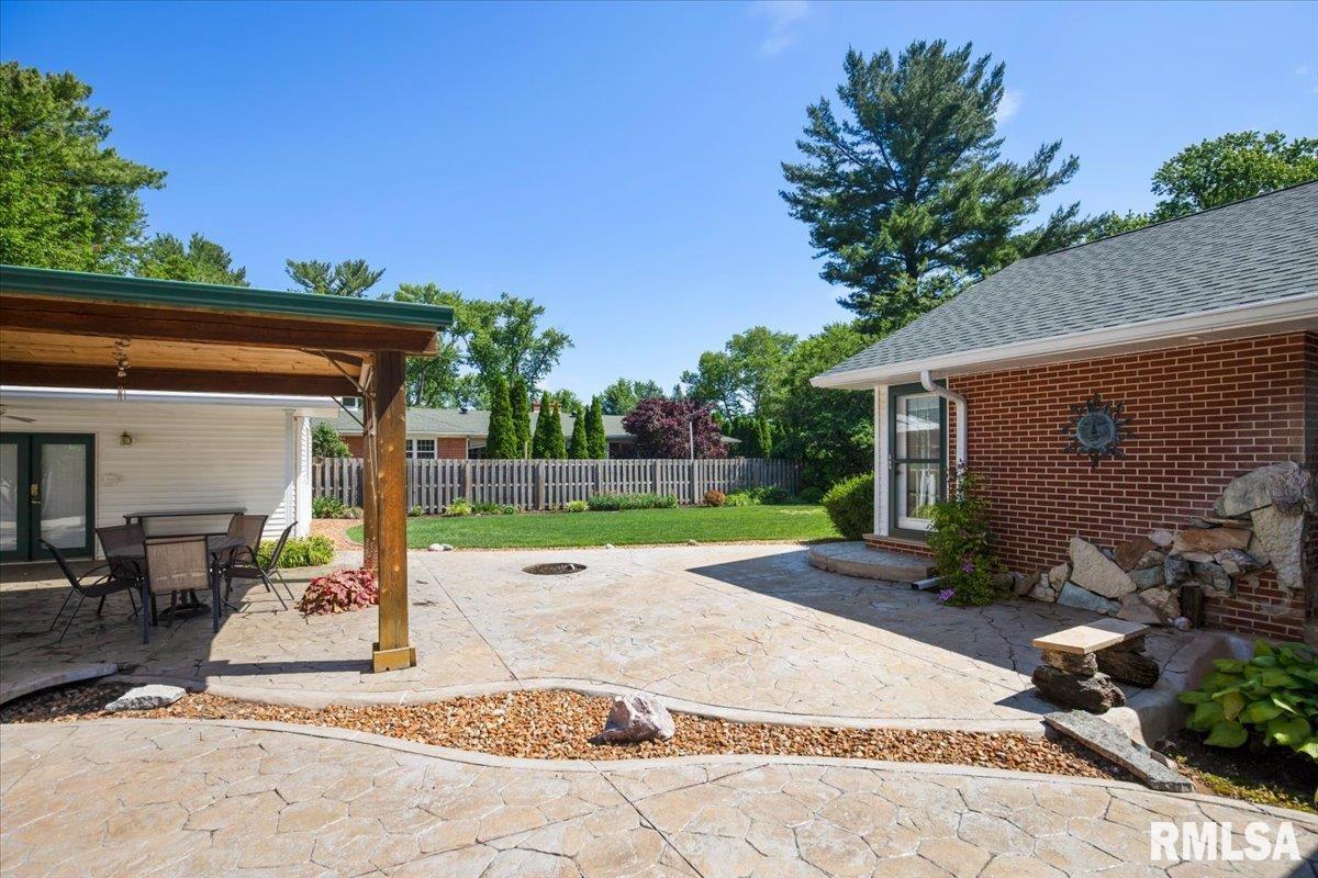 2159 Cherry Road Springfield, IL 62704 - Photo 11 of 42