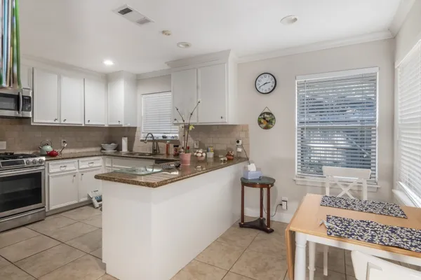 $2,600 | 11010 Cedarhurst Drive, Houston, TX 77096