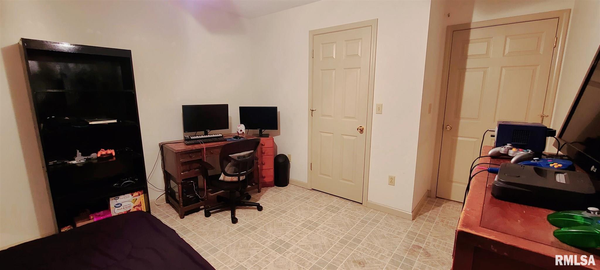 2105 Norman Road Marion, IL 62959 - Photo 37 of 42