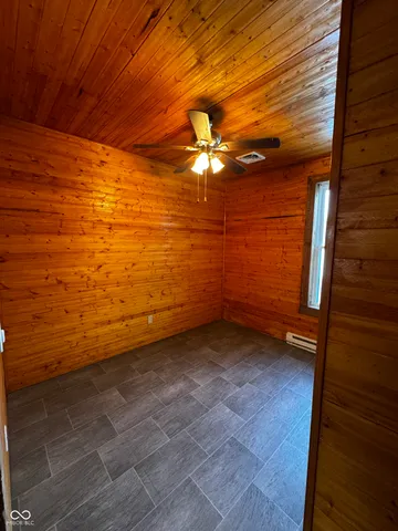 $289,900 | 7605 Oak Street, Poland, IN 47868