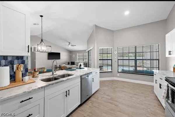 $2,600 | 2206 Southeast 4th Street, Cape Coral, FL 33990