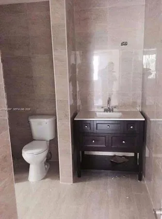 a view of entryway and hall