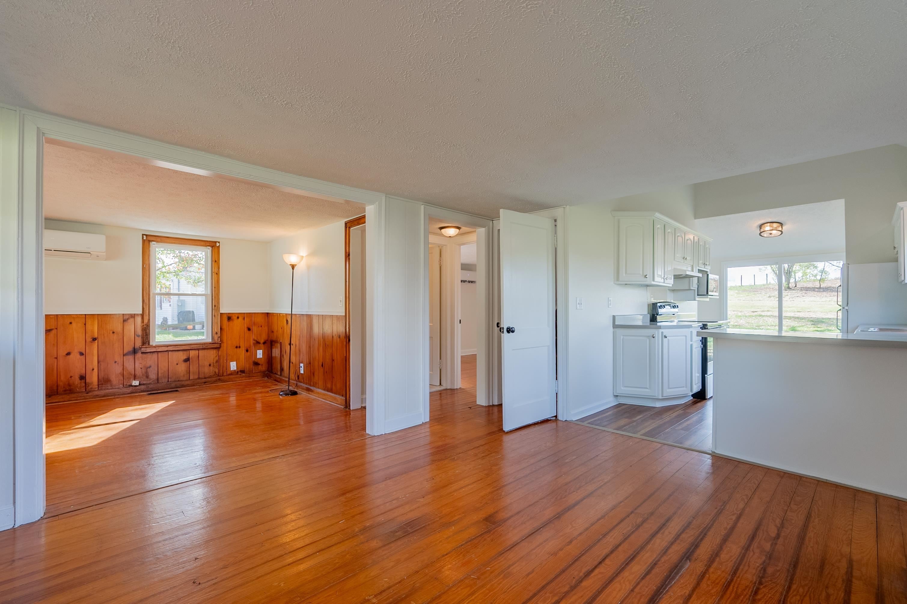 5099 Thornspring Road Pulaski, VA 24301 - Photo 14 of 53 Gallery Image 14