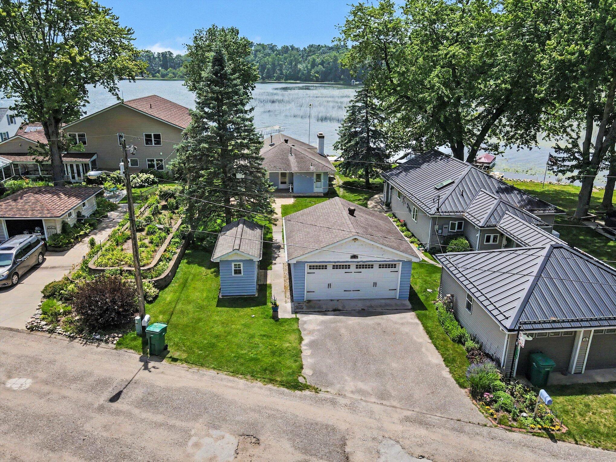 11169 Lakeshore Drive Three Rivers, MI 49093 - Photo 5 of 35 036_file_6179