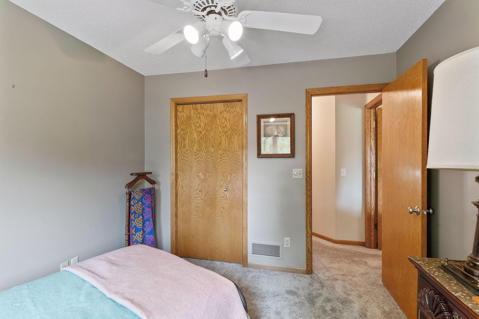 14870 Hayes Road Apple Valley, MN 55124 - Photo 16 of 40 Gallery Image 16