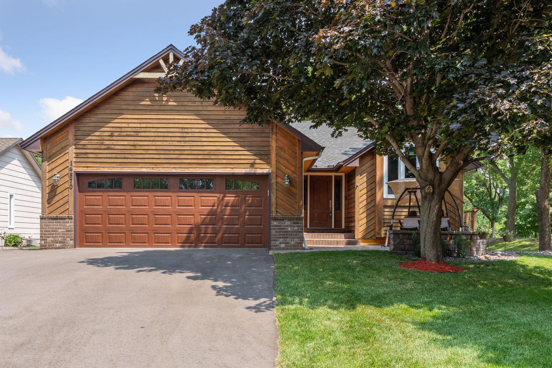 14870 Hayes Road Apple Valley, MN 55124 - Photo 3 of 40 Gallery Image 3