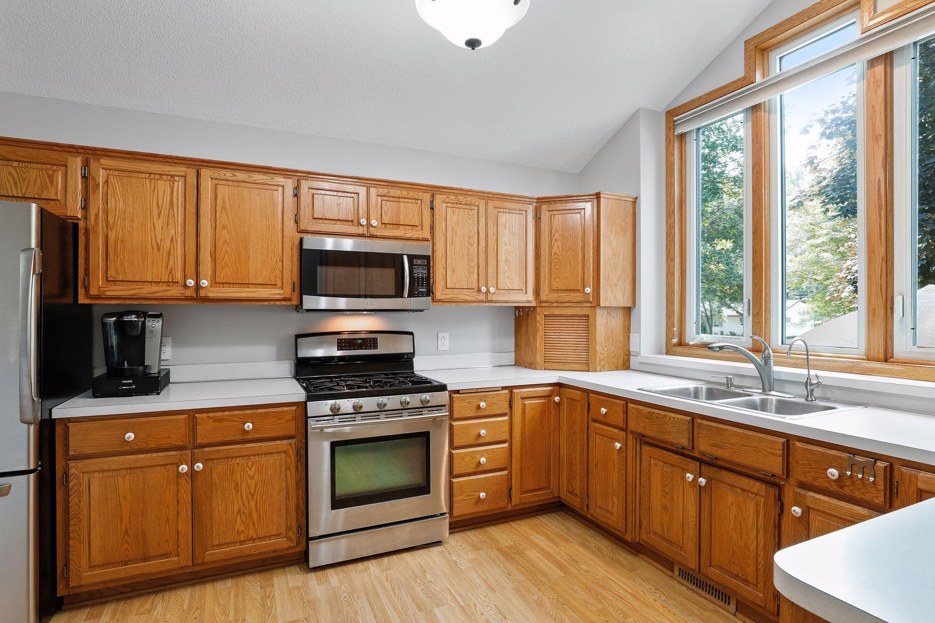 14870 Hayes Road Apple Valley, MN 55124 - Photo 6 of 40 Gallery Image 6
