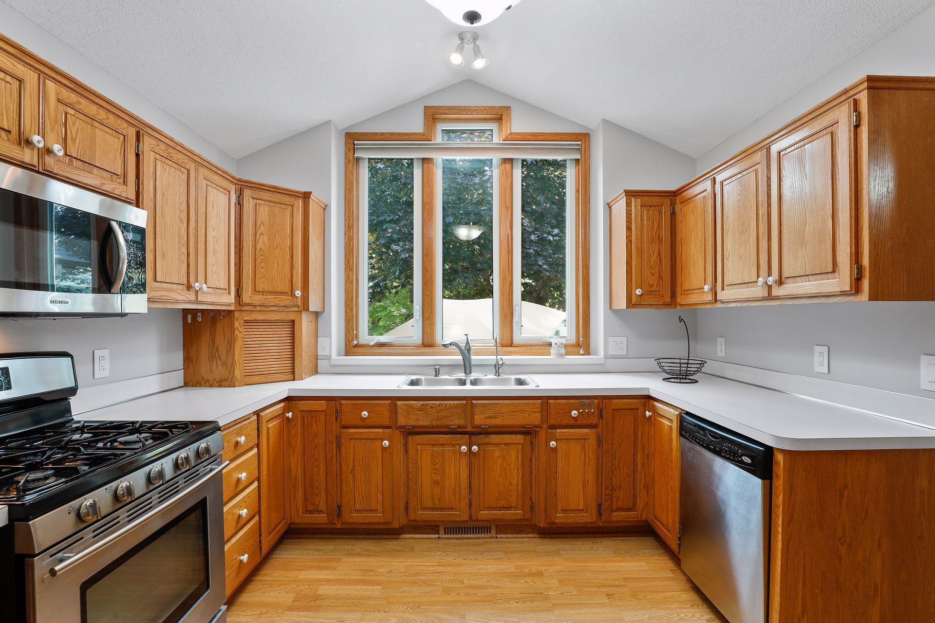 14870 Hayes Road Apple Valley, MN 55124 - Photo 7 of 40 Gallery Image 7