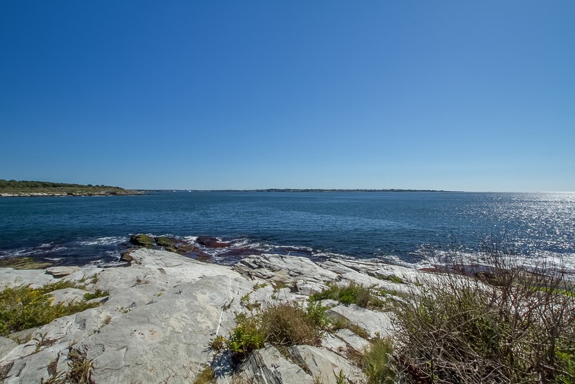 589 Beavertail Road Jamestown, RI 02835 - Photo 11 of 35