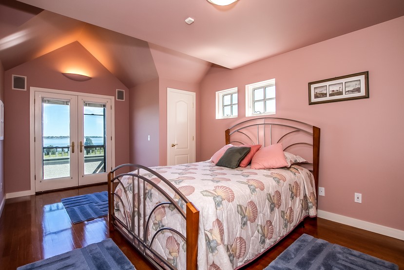 589 Beavertail Road Jamestown, RI 02835 - Photo 19 of 35