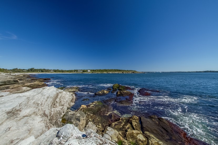 589 Beavertail Road Jamestown, RI 02835 - Photo 9 of 35