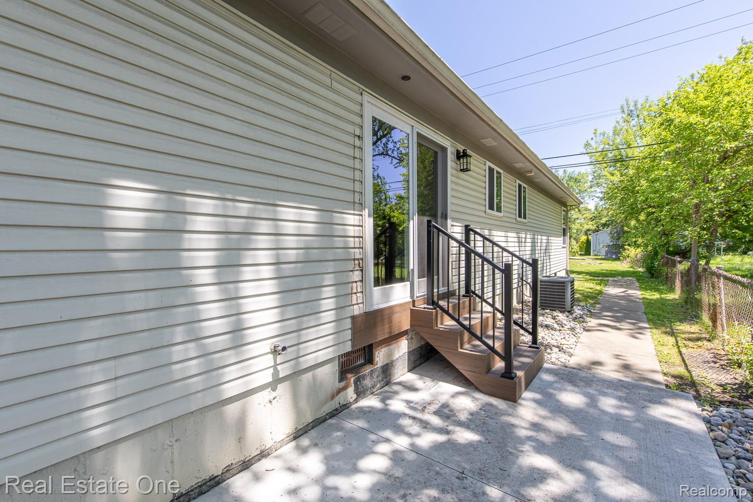 3103 Crooks Road Rochester, MI 48309 - Photo 33 of 34 3103 Crooks-35.jpg