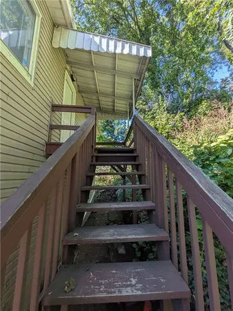 $1,300 | 2404 South 18th Street, Unit 2, Pittsburgh, PA 15203