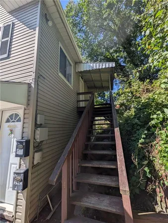 $1,300 | 2404 South 18th Street, Unit 2, Pittsburgh, PA 15203