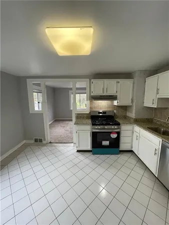 $1,300 | 2404 South 18th Street, Unit 2, Pittsburgh, PA 15203