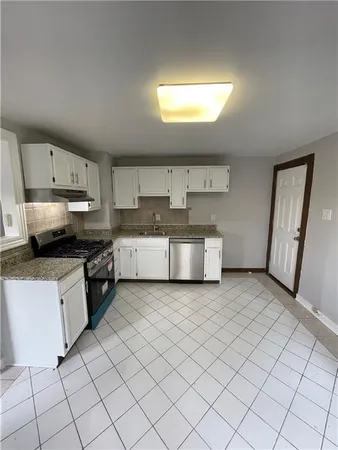 $1,300 | 2404 South 18th Street, Unit 2, Pittsburgh, PA 15203