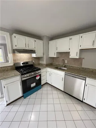 $1,300 | 2404 South 18th Street, Unit 2, Pittsburgh, PA 15203