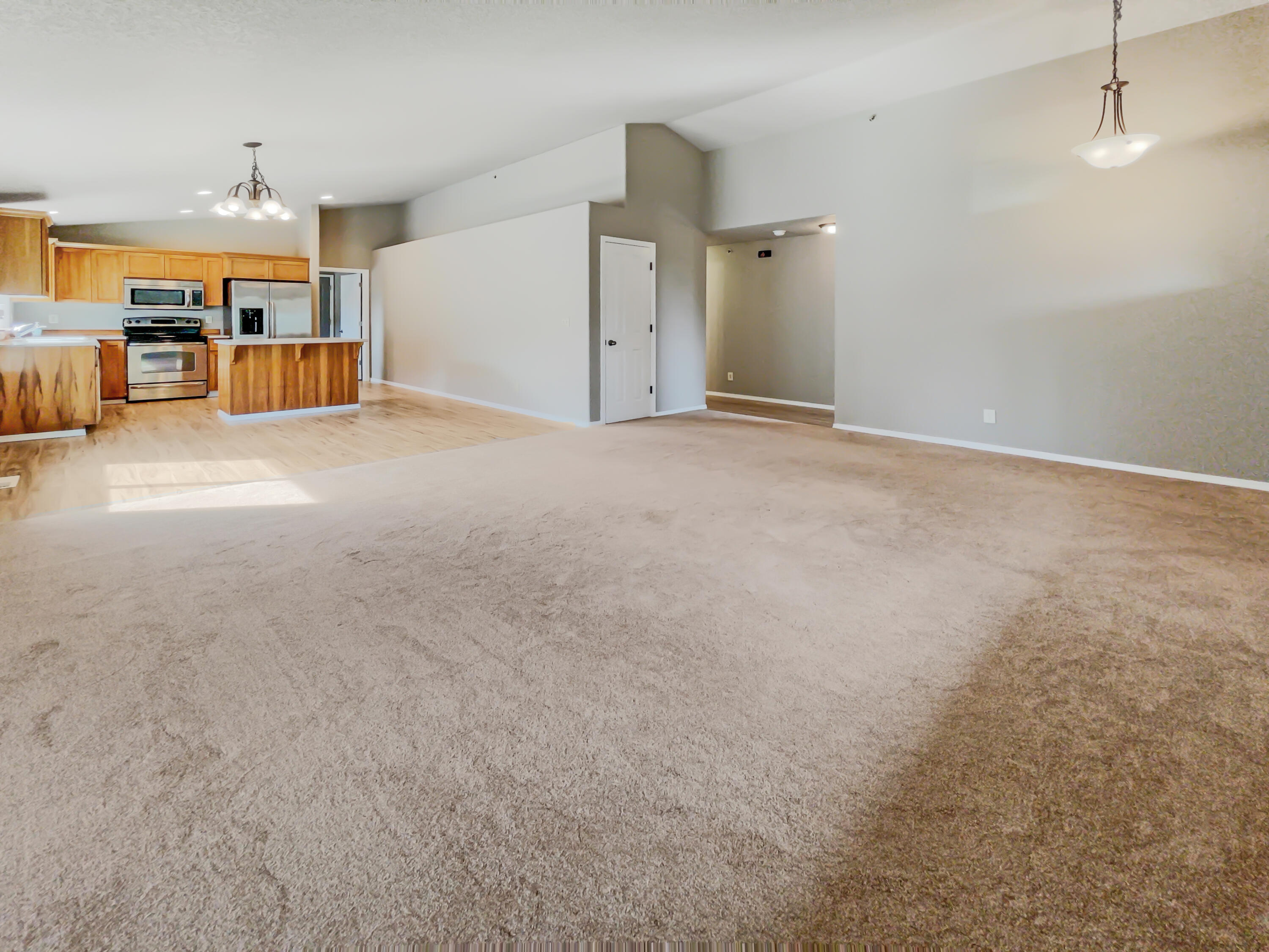63347 Vogt Road Bend, OR 97701 - Photo 5 of 23 Great Room