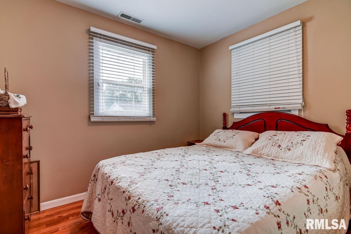 41 Lilac Lane Springfield, IL 62702 - Photo 8 of 12 Gallery Image 8