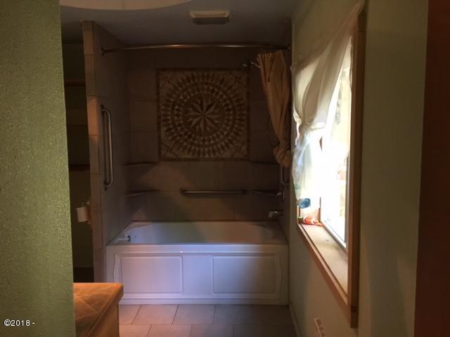 6310 Us-101 Otis, OR 97368 - Photo 26 of 30 Master Bathroom