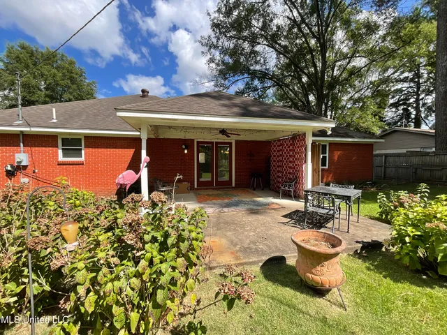$179,900 | 814 Windsor Road, Grenada, MS 38901