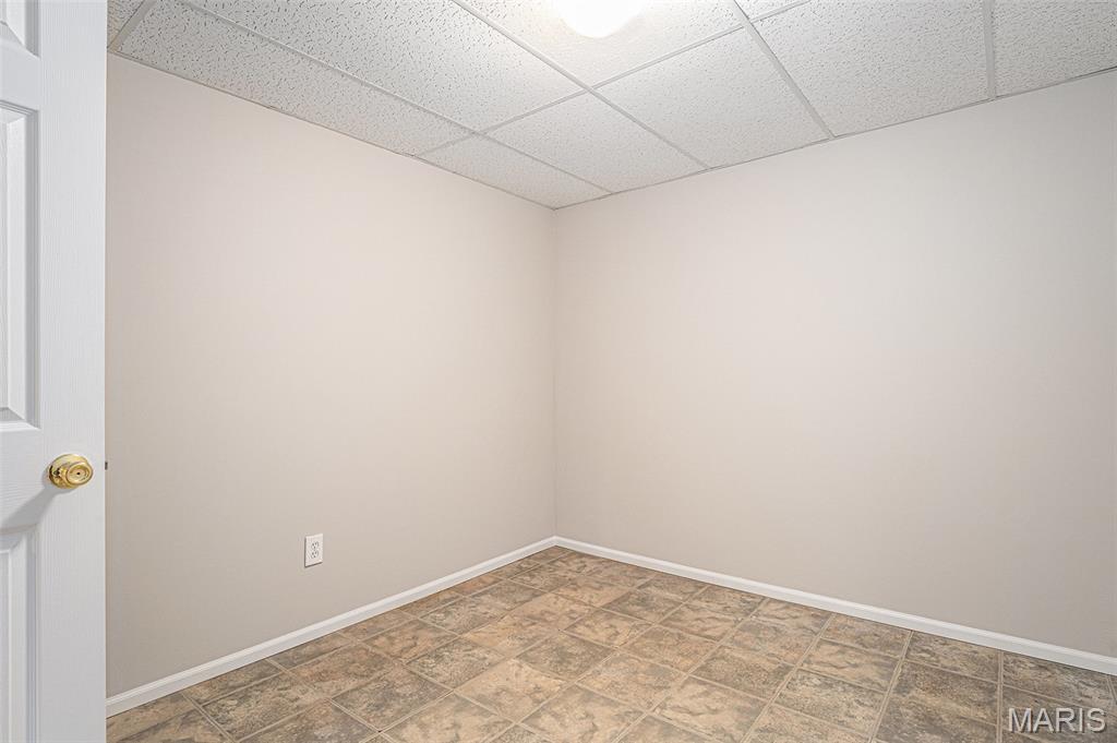 2276 Fairway High Ridge, MO 63049 - Photo 23 of 30