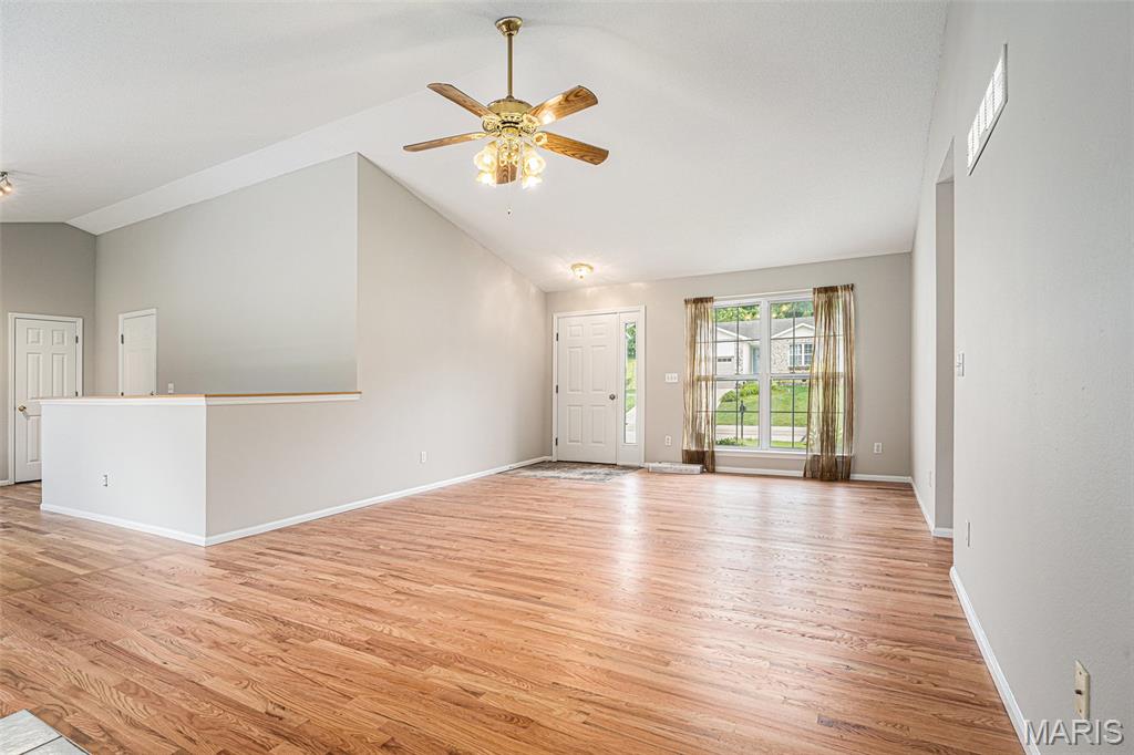 2276 Fairway High Ridge, MO 63049 - Photo 5 of 30