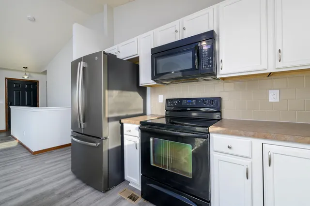 $260,000 | 6951 North Grove Street, Park City, KS 67219