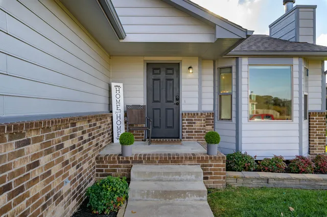 $260,000 | 6951 North Grove Street, Park City, KS 67219