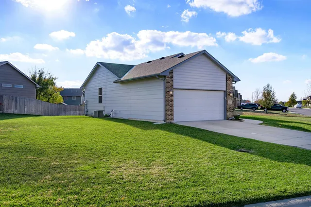$260,000 | 6951 North Grove Street, Park City, KS 67219