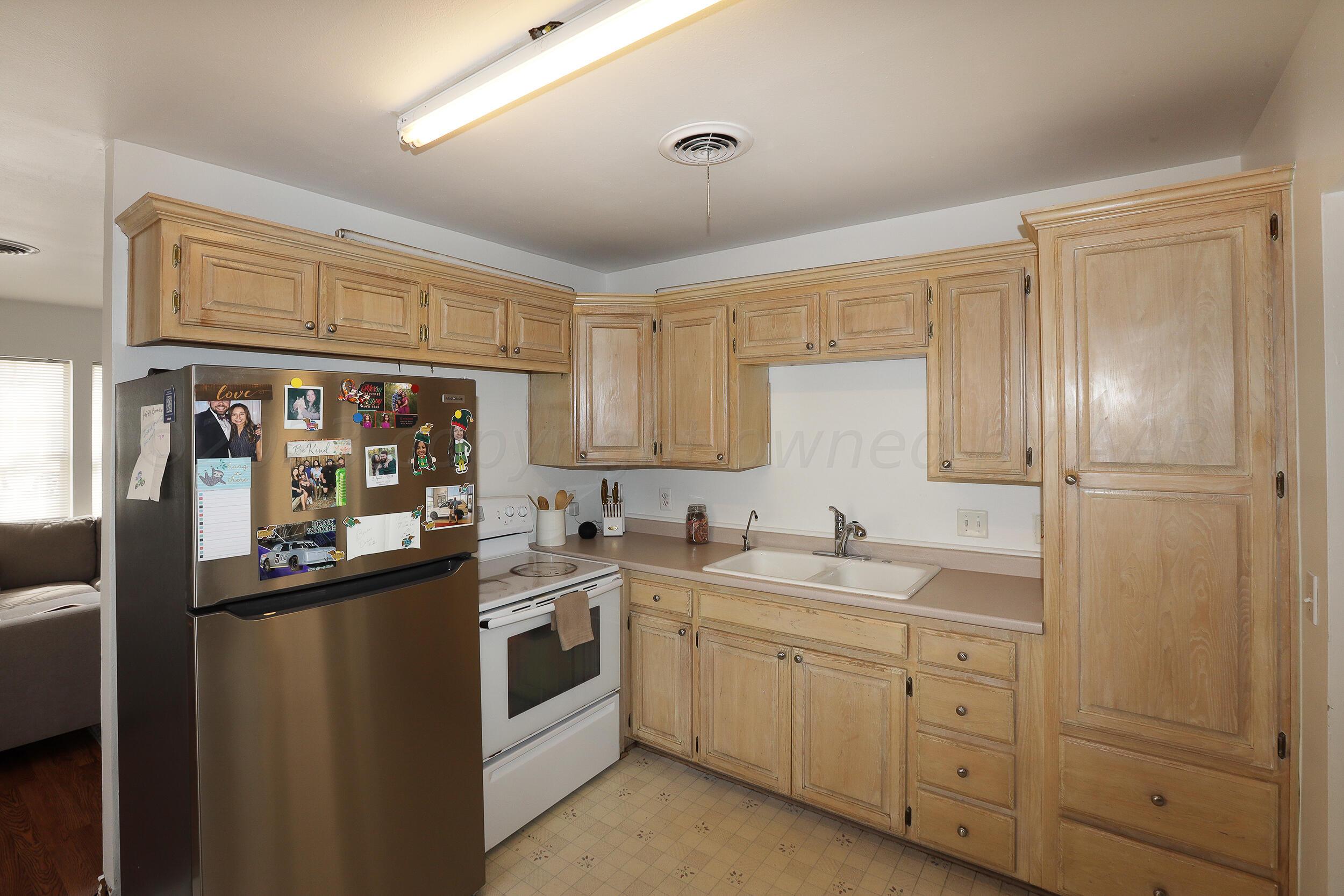 3814 South Jackson Street Amarillo, TX 79110 - Photo 8 of 20 Kitchen2