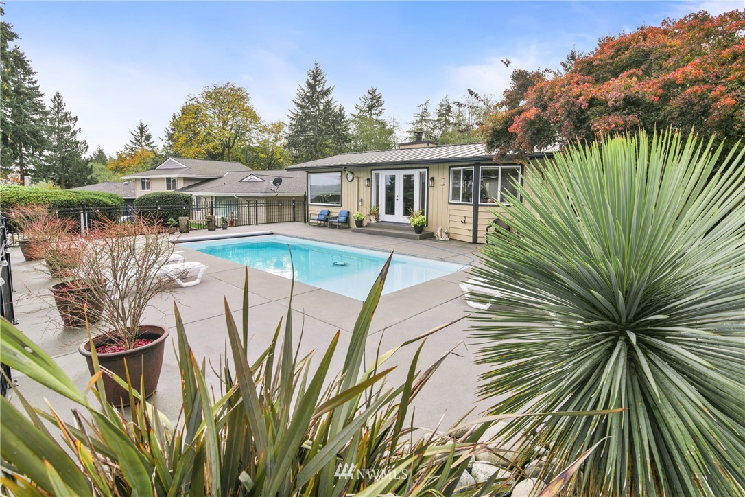 15155 Starr Road Southeast Olalla, WA 98359 - Photo 6 of 40 Gallery Image 6