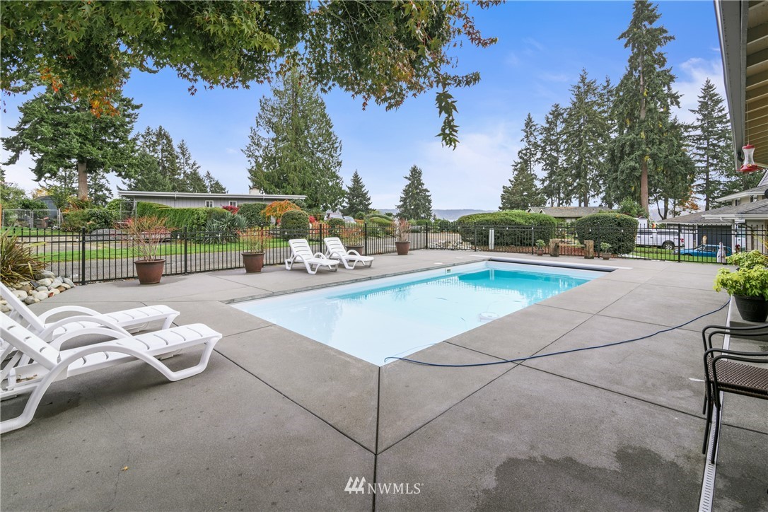 15155 Starr Road Southeast Olalla, WA 98359 - Photo 9 of 40 Gallery Image 9