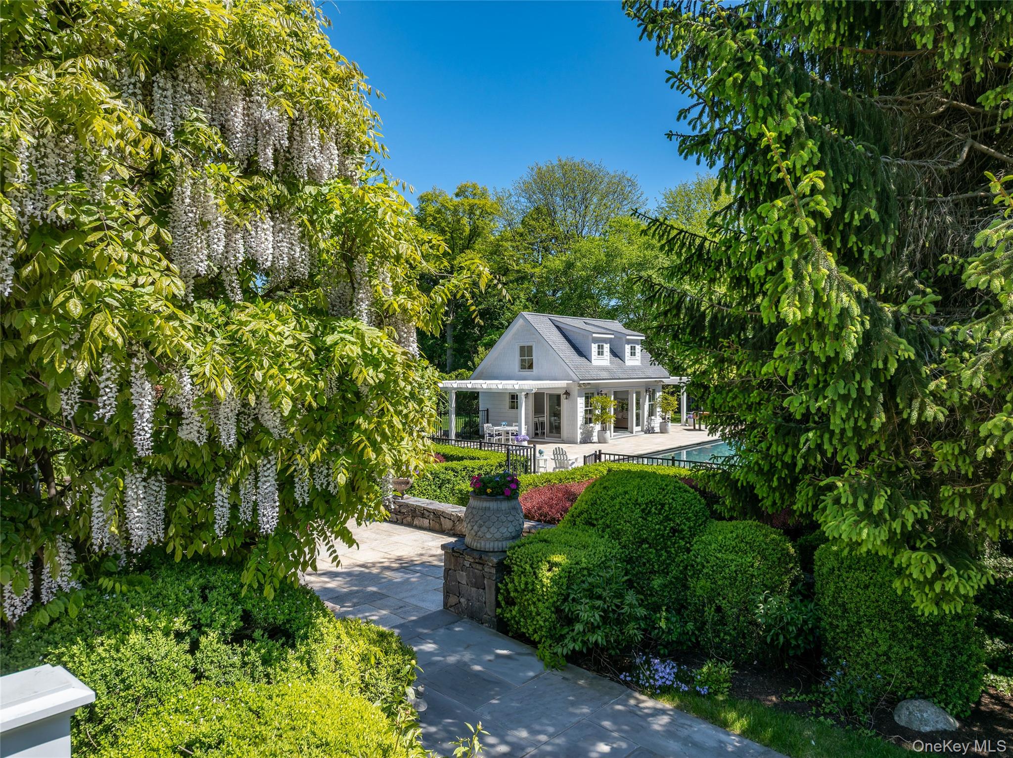 280 Highland Road Rye, NY 10580 - Photo 4 of 50