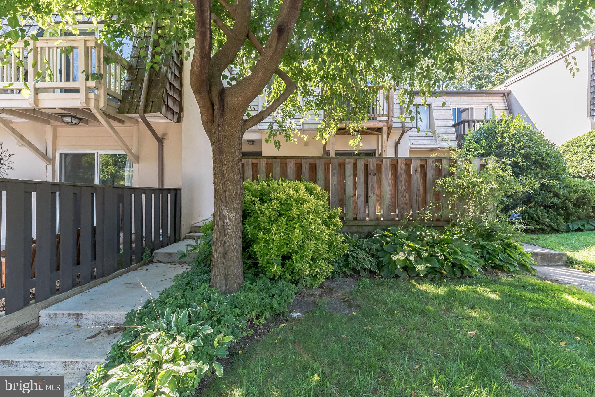 1662 Valencia Way Reston, VA 20190 - Photo 2 of 36
