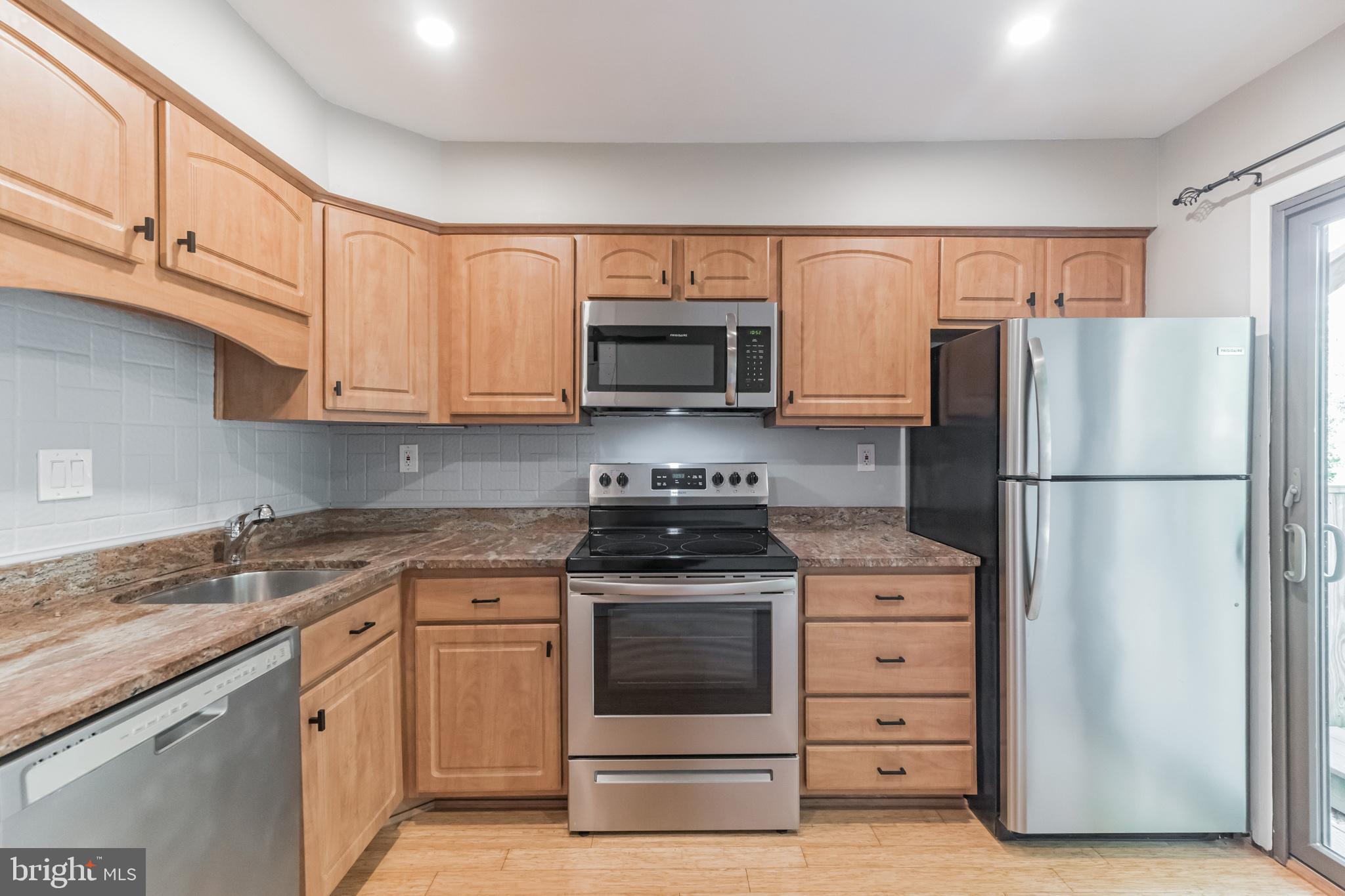 1662 Valencia Way Reston, VA 20190 - Photo 13 of 36