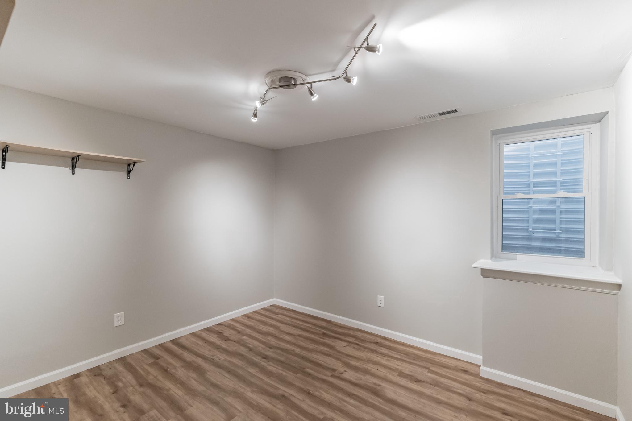 1662 Valencia Way Reston, VA 20190 - Photo 30 of 36