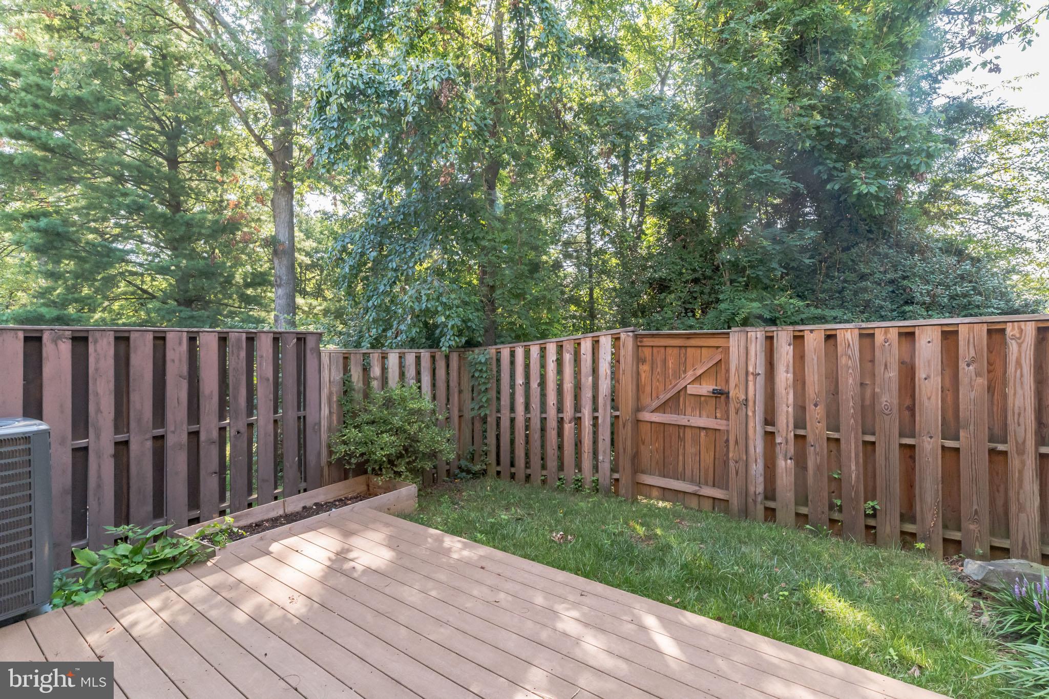 1662 Valencia Way Reston, VA 20190 - Photo 34 of 36