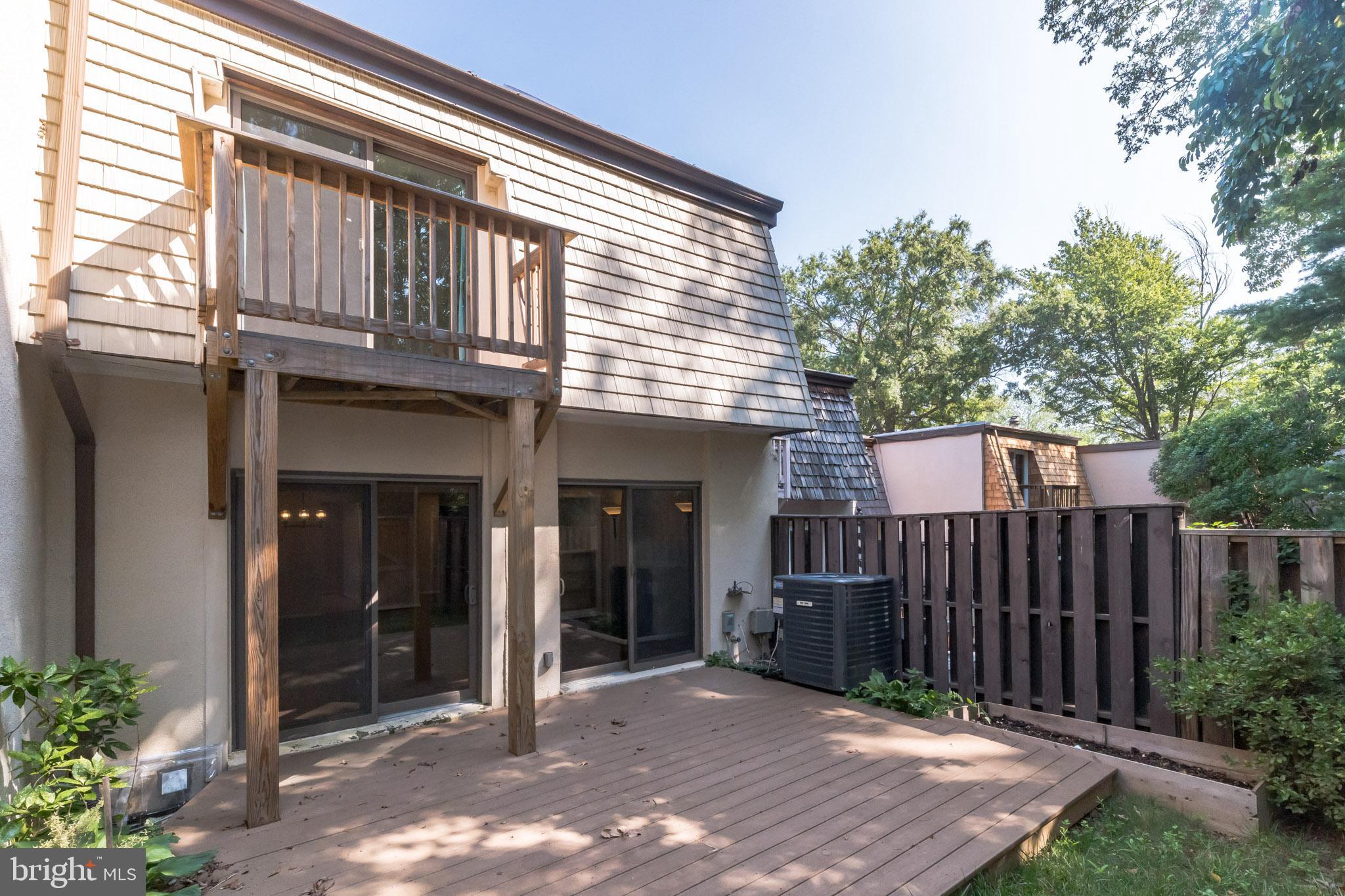 1662 Valencia Way Reston, VA 20190 - Photo 35 of 36