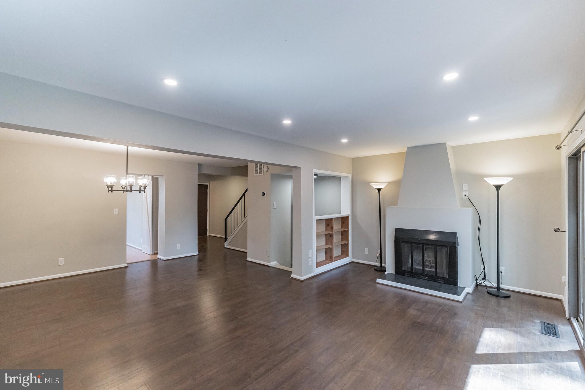 1662 Valencia Way Reston, VA 20190 - Photo 7 of 36