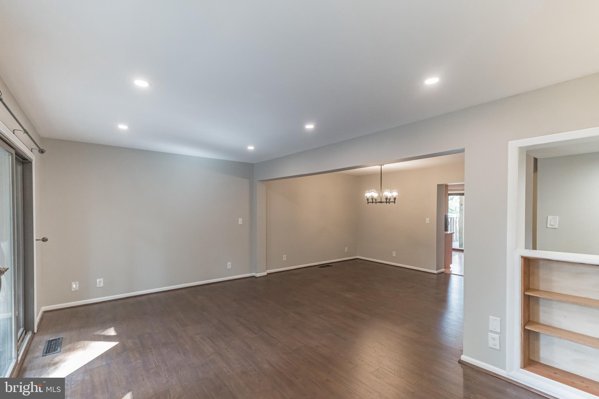 1662 Valencia Way Reston, VA 20190 - Photo 8 of 36