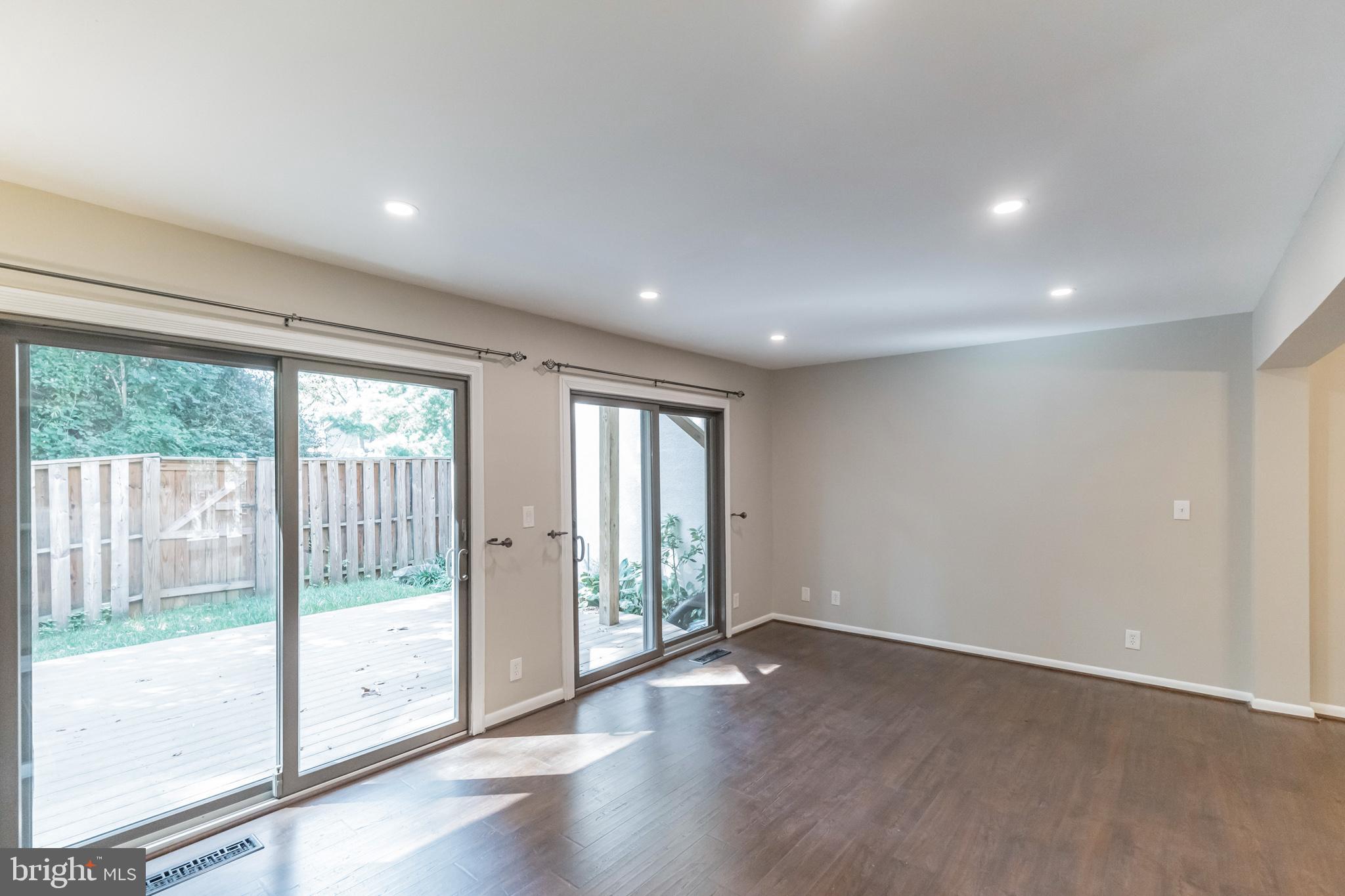 1662 Valencia Way Reston, VA 20190 - Photo 9 of 36