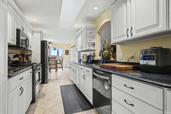 $450,000 | 8600 West 250 North, Shipshewana, IN 46565