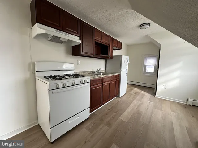 $1,000 | 108 North Chester Pike, Unit D, Glenolden, PA 19036