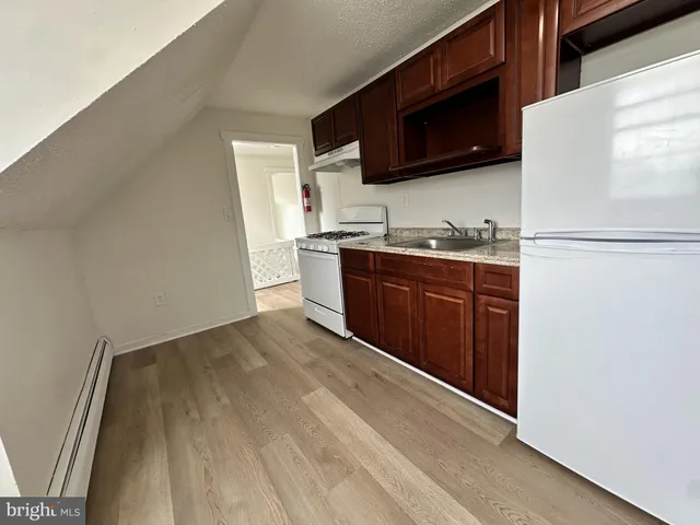 $1,000 | 108 North Chester Pike, Unit D, Glenolden, PA 19036