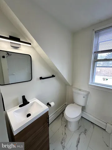 $1,000 | 108 North Chester Pike, Unit D, Glenolden, PA 19036