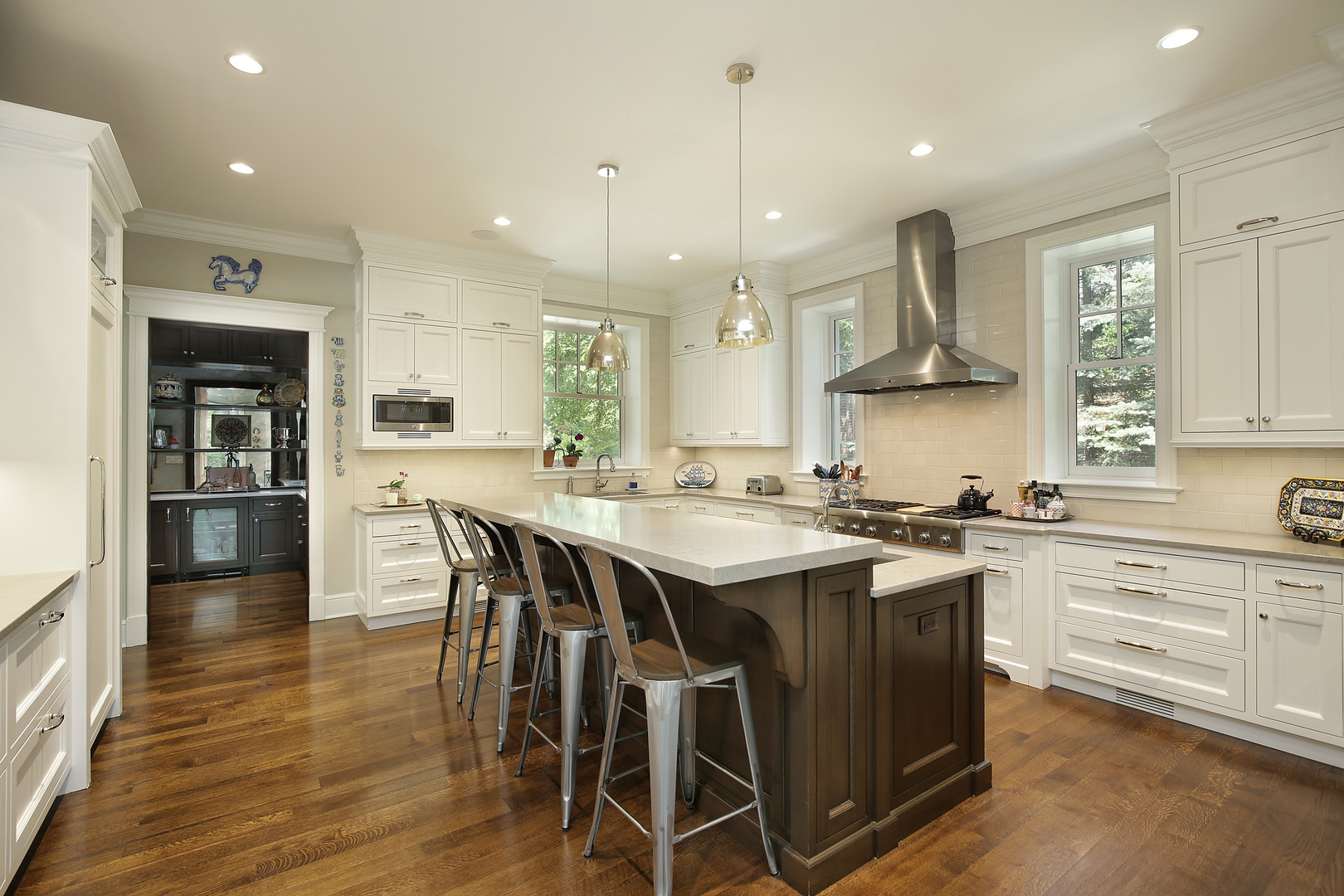 635 Maple Street Winnetka, IL 60093 - Photo 8 of 29 Gallery Image 8