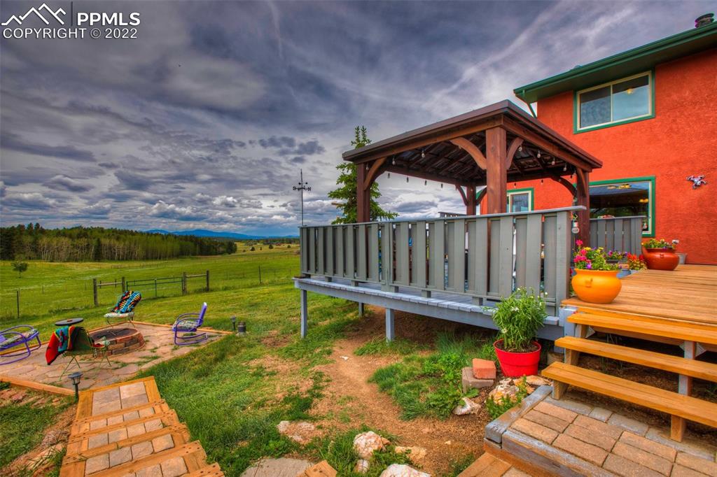 12 Ridge Drive Divide, CO 80814 - Photo 40 of 49 a view of a backyard with sitting area